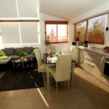 Hermes Apartment