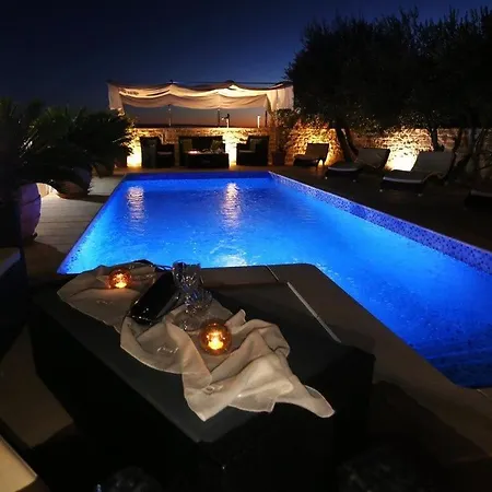 Hermes Trogir