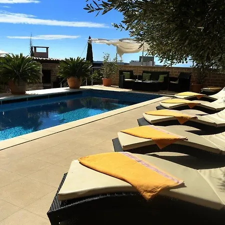 Hermes Apartment